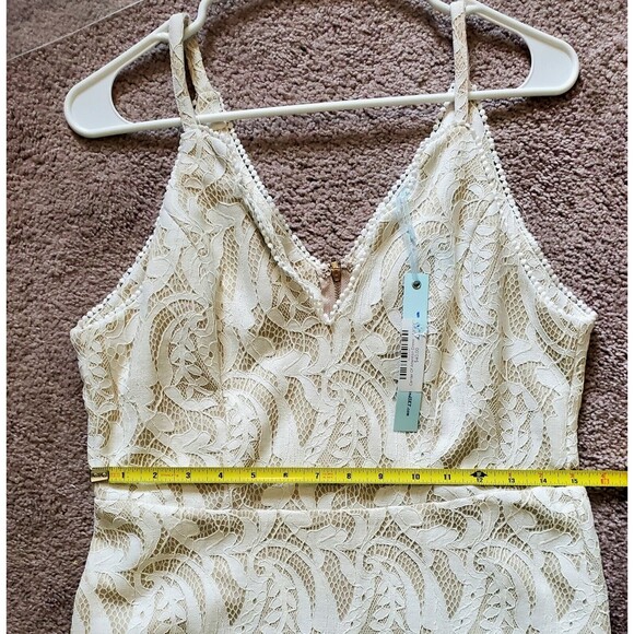 She & Sky Center Of Attention Lace  Dress Size Large NWT White Over Beige - Picture 6 of 7
